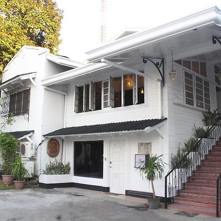 The White Bed And Breakfast Bacolod Exterior foto