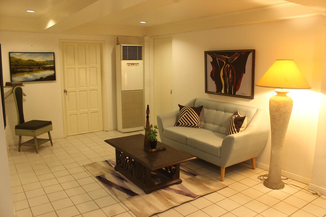 The White Bed And Breakfast Bacolod Exterior foto