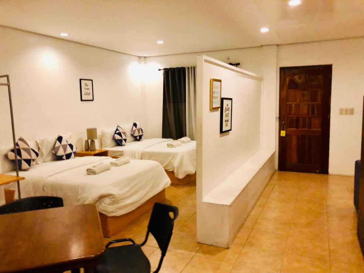 The White Bed And Breakfast Bacolod Exterior foto